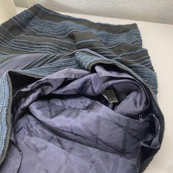 NEW CAROLINA HERRERA Women’s Mixed-Fabric Tweed Knee-Length Skirt Navy/Black – 8 - Picture 3 of 11